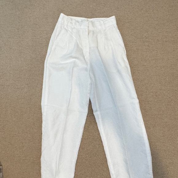 Aritzia Pants - The Effortless Pant™ - CruiseLinen™